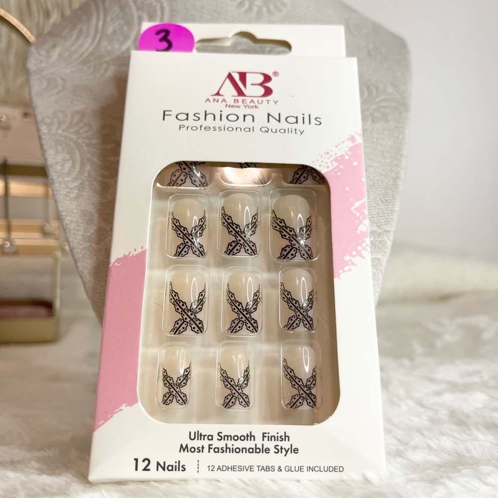 $4 Nail Set Black Detail Decor